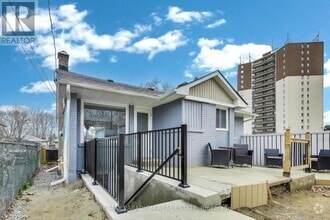 Building Photo - 36 Rideout St