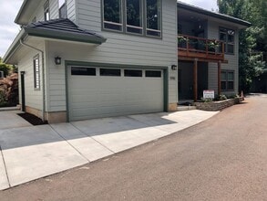 Building Photo - 1990 Spicetree Ln SE