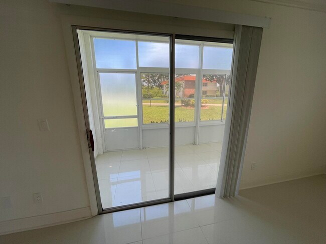 Foto del edificio - 1225 NW 21st St