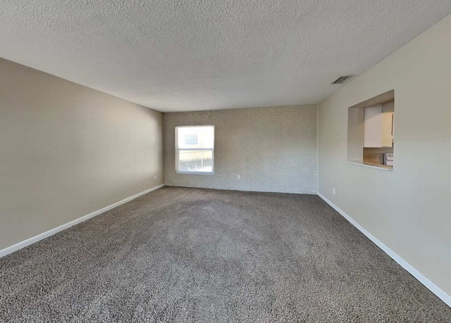 Building Photo - 1355 Stratford Dr