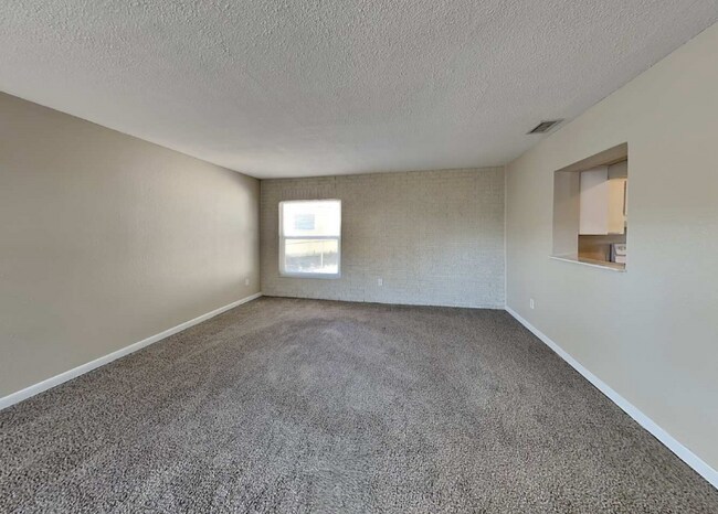 Foto del edificio - 1355 Stratford Dr