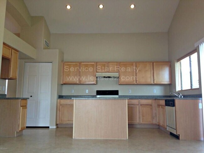 Foto del edificio - 3201 N 127th Dr