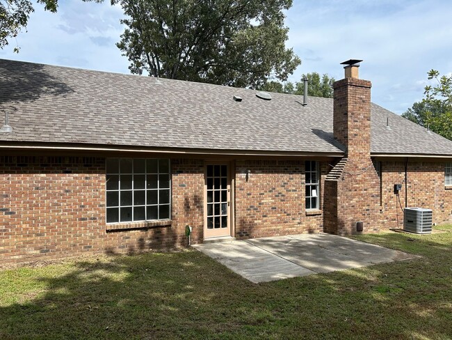 Building Photo - 7397 Meadowbrook Dr