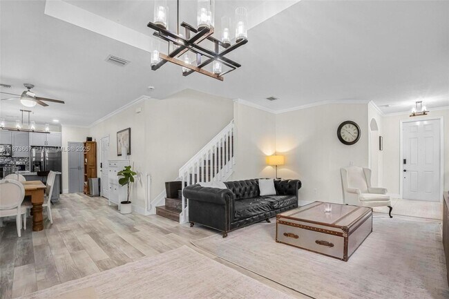 Foto del edificio - 628 SE 37th Pl