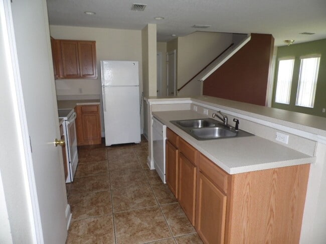 Building Photo - 3/2.5 Townhouse in Kissimmee