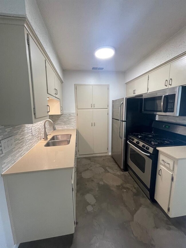 Foto del edificio - 8005 Pinedale Cove