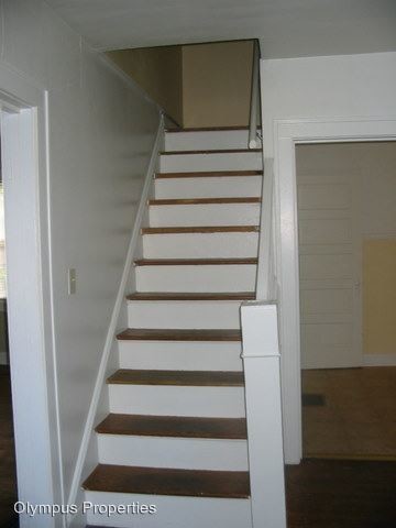 Building Photo - 323 S Jordan Ave
