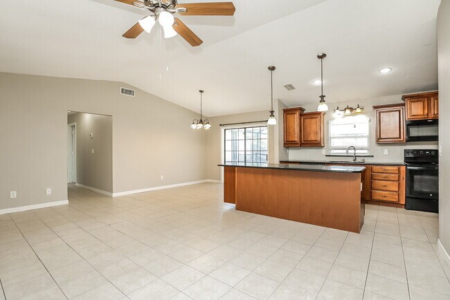 Foto del edificio - 971 Winsome Rd