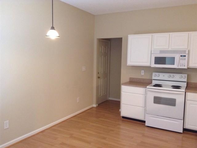 Building Photo - 8215 Garden Ridge Road