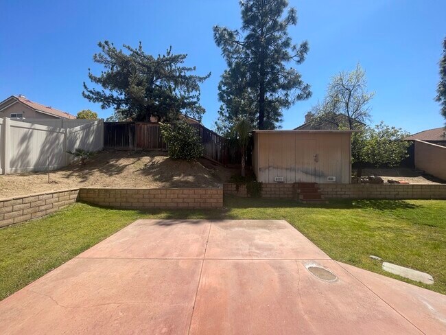 Building Photo - BOX SPRINGS 3BD 2BA