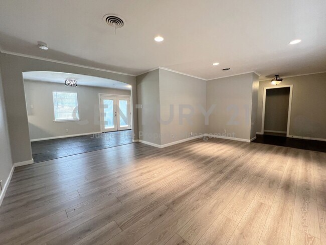 Photo - Beautifully Refreshed 3/2/2 in Fort Worth ... House