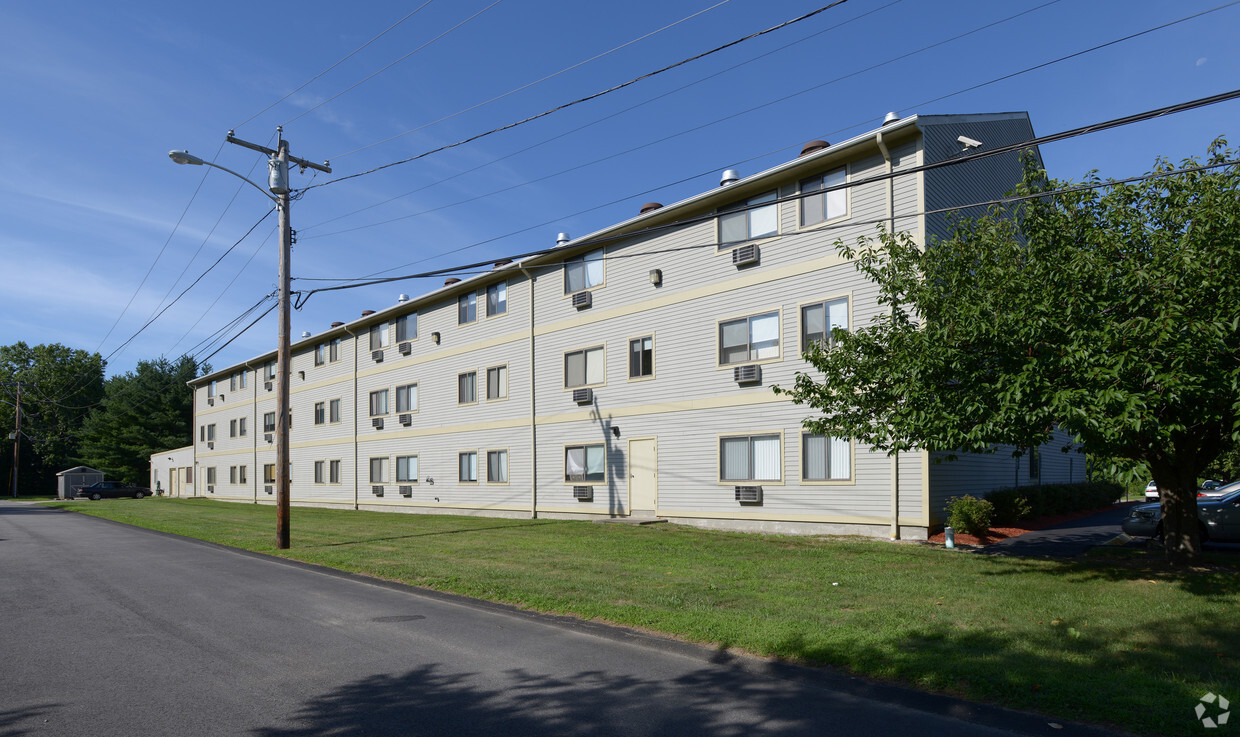 Primary Photo - Hagan Manor Apartments