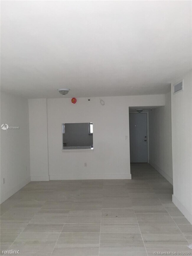 Foto del edificio - 395 NE 21st St