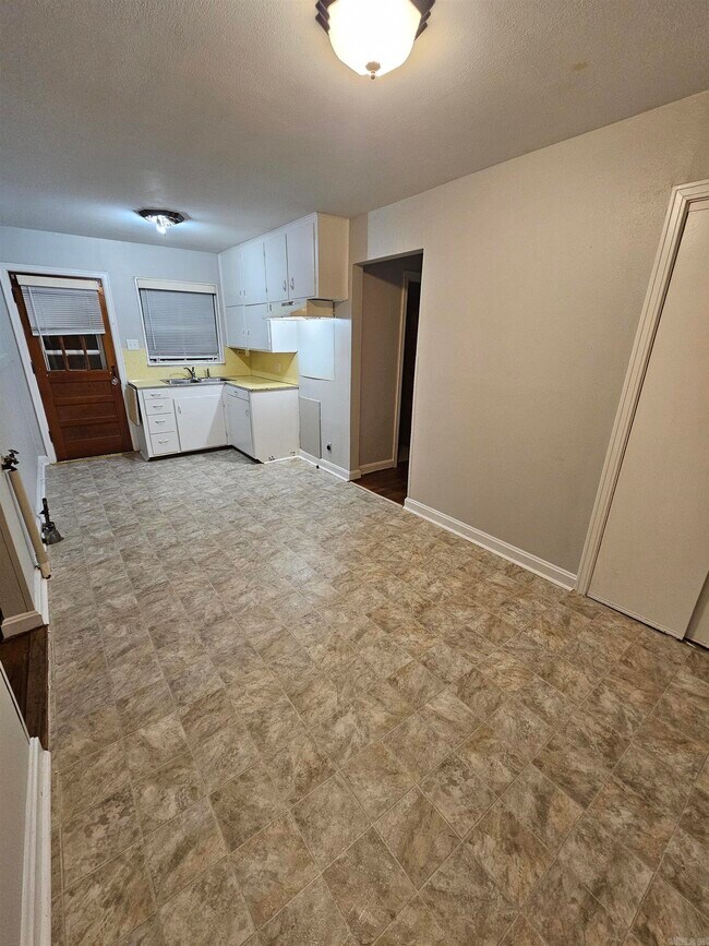 Foto del edificio - 309 W J Ave