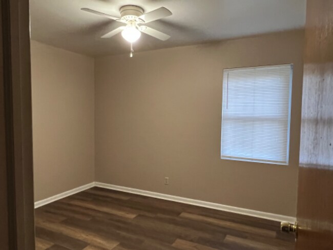 Foto del edificio - 3632 Meadowgrove Dr