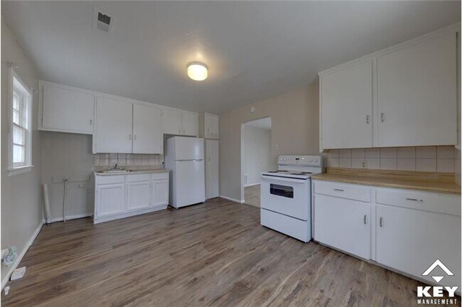 Foto del edificio - 1848 N Green Ave