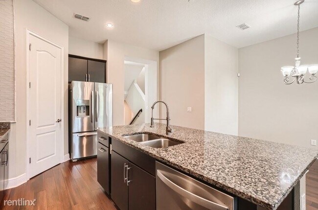 Building Photo - 4 br, 3.5 bath House - 625 Pavia Loop UNIT