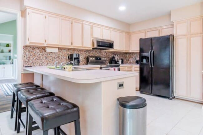 Building Photo - 6498 Yellow Stone Dr