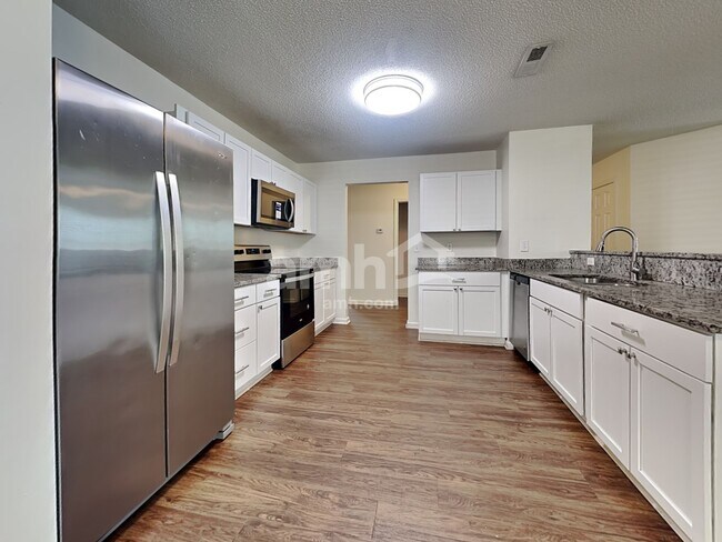 Foto del edificio - 5057 Thornton Dr