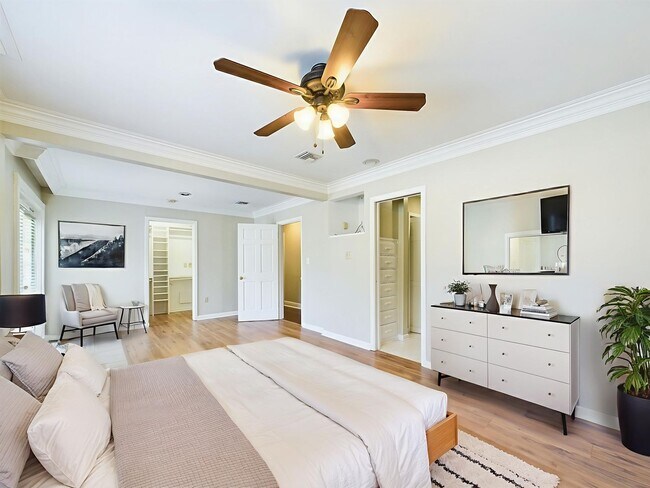 Foto del edificio - 3 Bedroom, 2 Bathroom House with a POOL is...