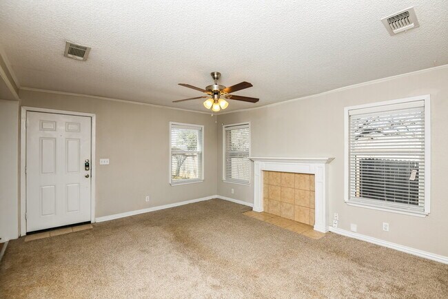 Foto del edificio - 505 Plainview Dr