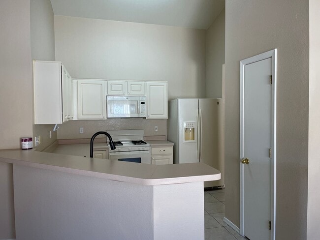 Building Photo - Freshly painted 4Bdm 2Ba Home, in a well desired location! will not last long!