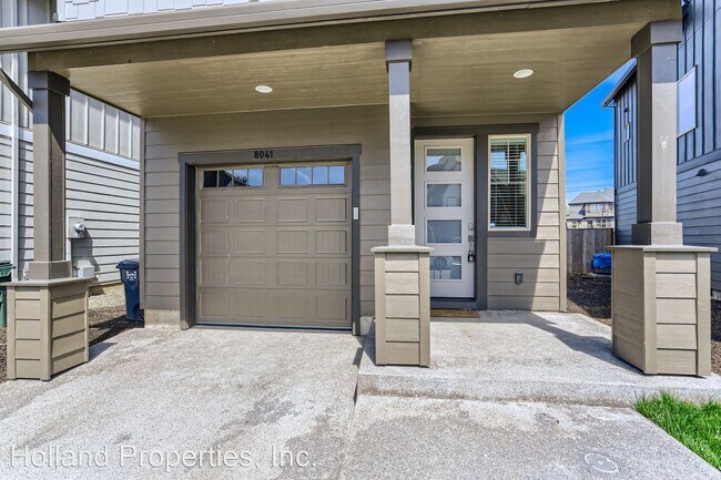 Building Photo - 4 br, 3.5 bath House - 8041 NE Sabo Street