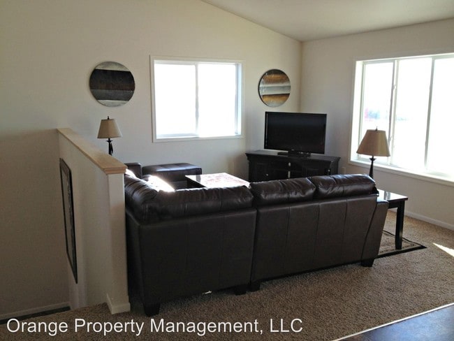 Foto del edificio - 3 br, 3 bath House - 3304 8th St NE