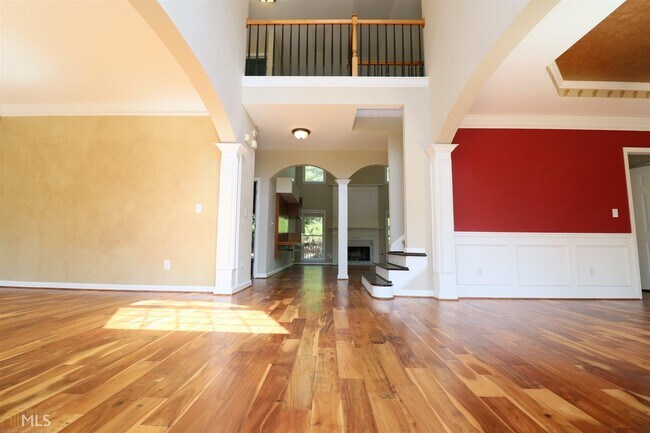 Building Photo - 12525 Magnolia Cir