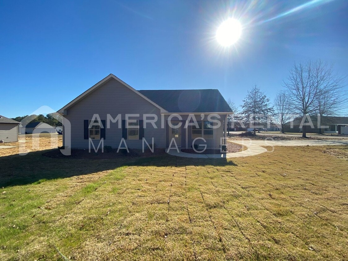 Primary Photo - Home for Rent in Talladega, AL! AVAILABLE ...