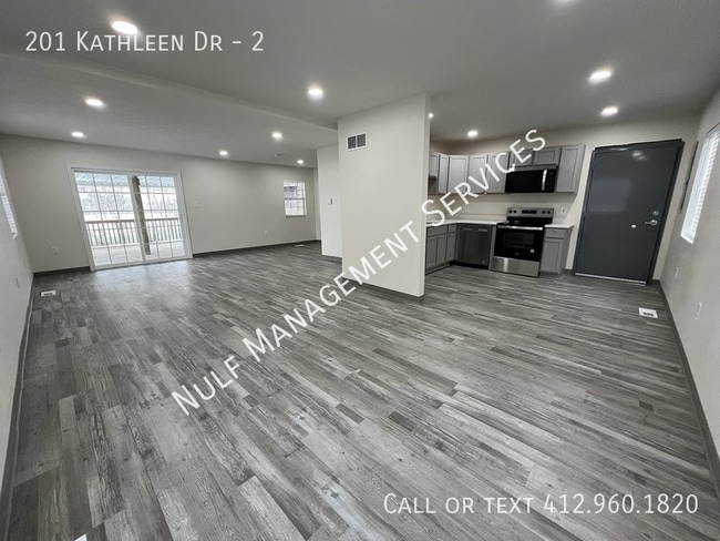 Foto del edificio - 201 Kathleen Dr