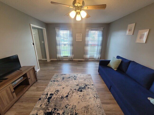 Foto del edificio - 1012 Meadowview Pl