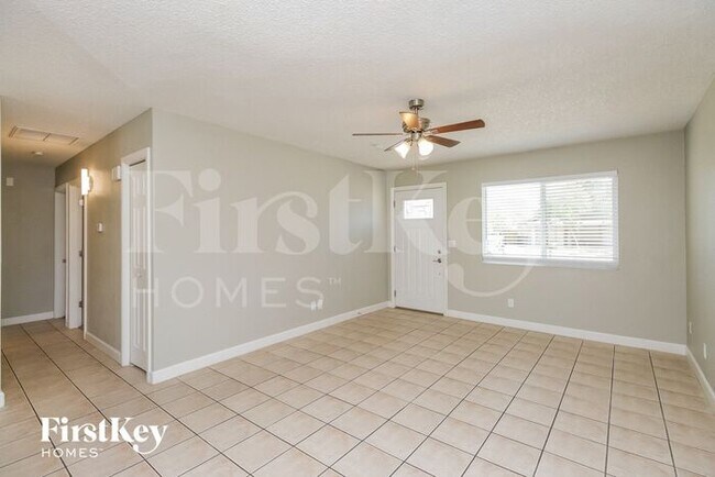 Foto del edificio - 1332 North Westwood Circle