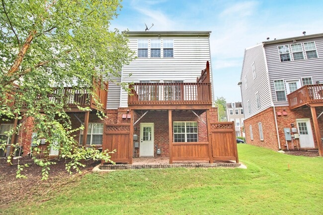 Foto del edificio - Townhome in South Park for Rent!