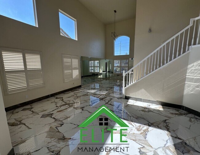 Building Photo - 4121 Desertaire Dr