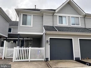 Building Photo - 1215 Chanticleer