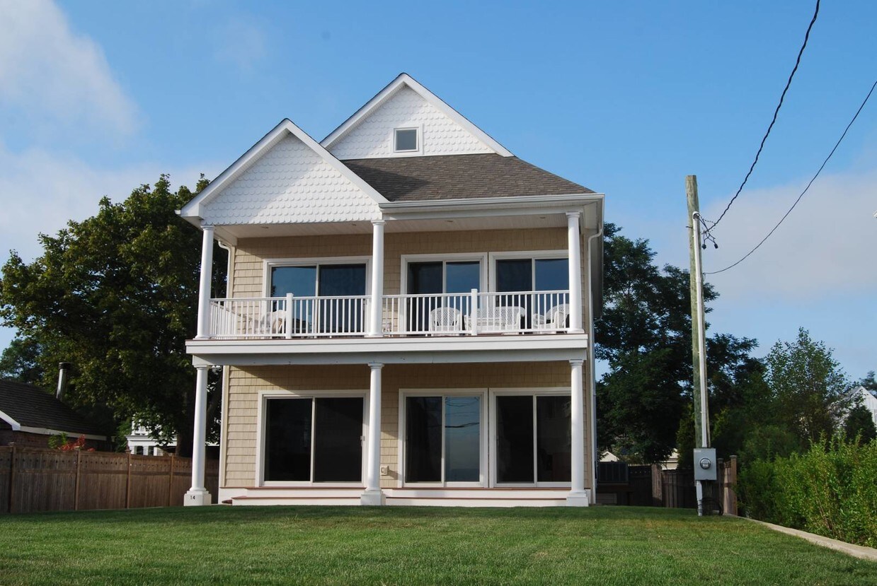 14 Locust, Riverhead, NY 11901 House Rental in Riverhead, NY