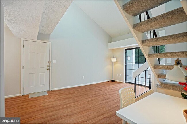 Foto del edificio - 1605 Carriage House Terrace
