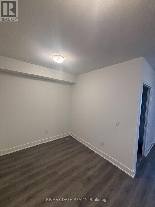 Photo du bâtiment - 2425 Simcoe St N