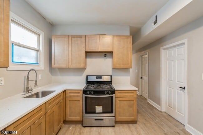 Foto del edificio - 216 S 10th St