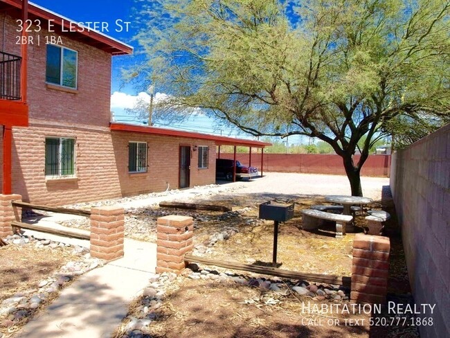 Building Photo - 2Bed/1Bath University Area, Triplex at Sug...