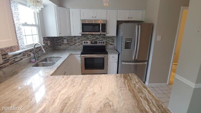 Foto del edificio - 3 br, 4 bath Townhome - 8635 Tower Bridge Way