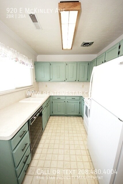 Foto del edificio - Spacious McKinley Townhome Available! Visi...