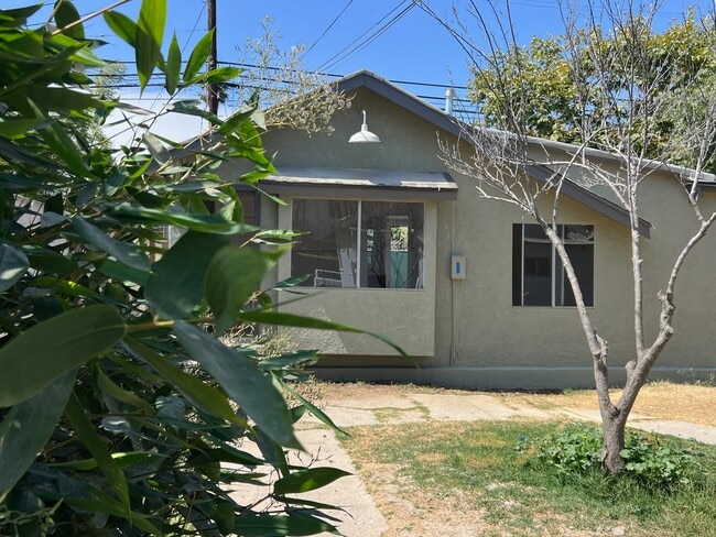 Building Photo - 539 Brooks Ave
