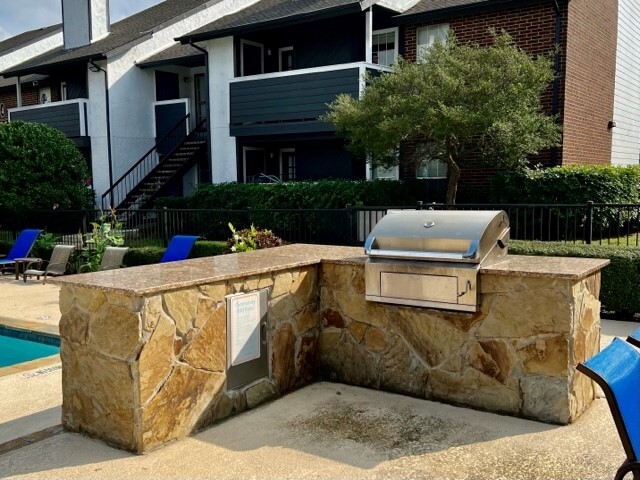 Grilling Area - The Pinnacle Apartments