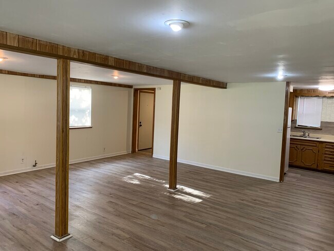 Foto del edificio - 401 Murdock Ave