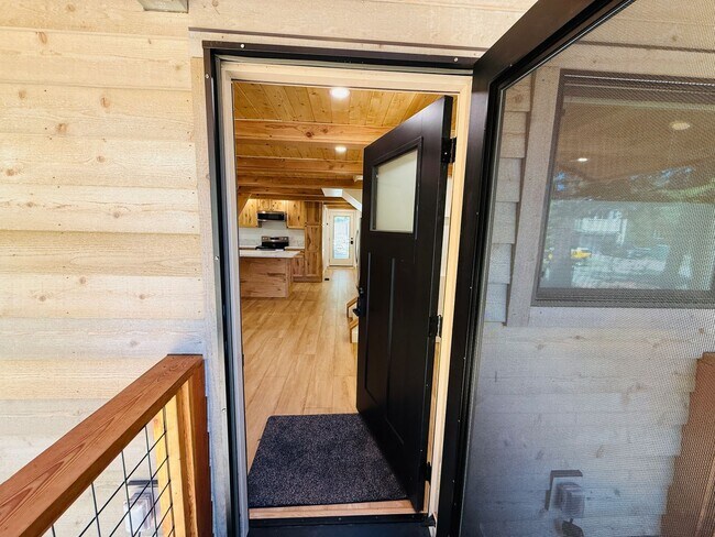 Foto del edificio - 3 bed 2 bath home for rent in South Lake Tahoe