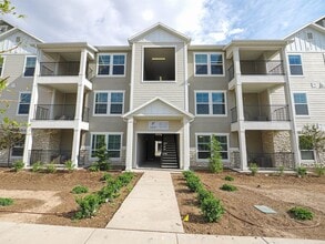 Building Photo - 6667 Twin Rocks Ln