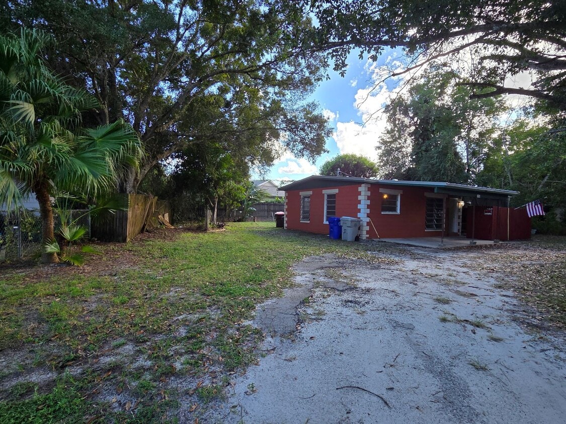 Primary Photo - Cozy 3 Bed, 1 Bath Home~Afforable~New Mech...