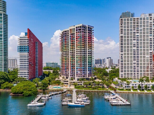 Foto del edificio - 1581 Brickell Ave